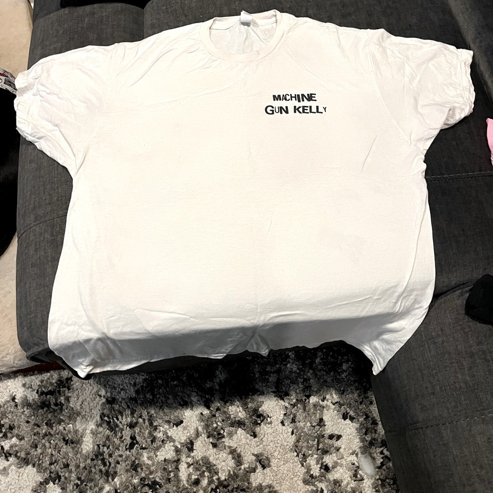 !!SOLD!! **OFFICIAL** Machine Gun Kelly “Tickets to my Downfall” Tee